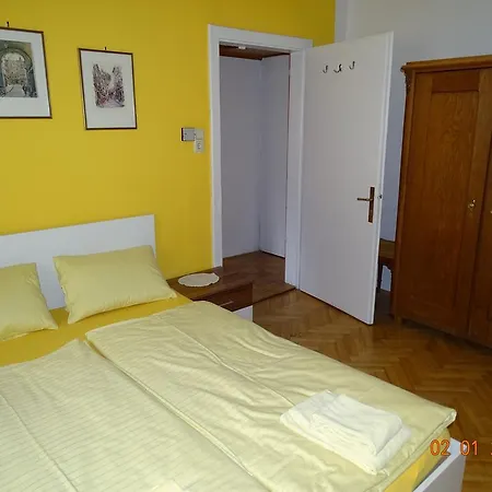 乌利公寓 滨湖采尔