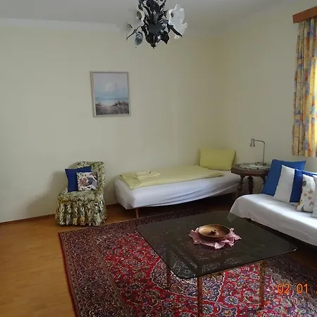 乌利公寓 公寓 *