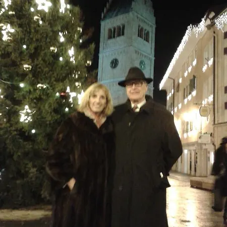 乌利公寓 滨湖采尔